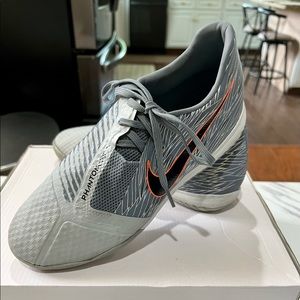 Nike Jr. Phantom Venom Academy Turf Soccer Shoe-Size 6